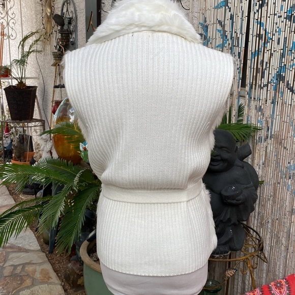 🤍WINTER WHITE FAUX FUR SWEATER VEST🤍 - Picture 2 of 3